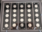 Preview: China Volksrepublik  25 x 3 Yuan (1/4 Oz Silber) Set China Jubiläumsset 2007 zum 25. jährigen Geburtstag der Gold Panda Münzen Polierte Platte mit PrestigeBox