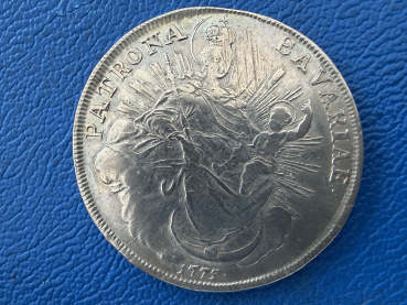 Preview: Bayern Maximilian III. Joseph Taler 1775 A Madonna mit Kind Madonnentaler Tolle Erhaltung (2)