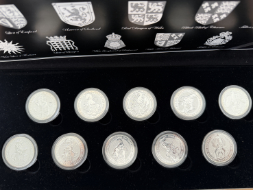 Preview: Großbritannien 10 x 2 Oz Queens of Beasts Feinsilber in Prestige Box inkl. Zertfikat
