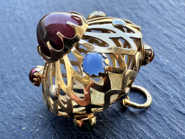 Vintage / Kugelanhänger aus 750er Gelbgold mit mehrfarbigen Cabochon-Steine, ca.23mm x 24mm, ca.7,8g (39)
