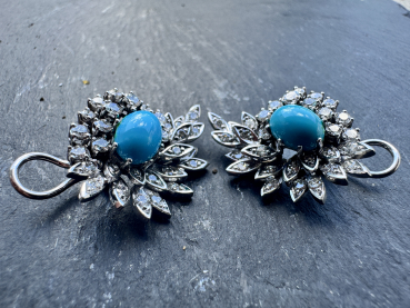 Exquisites Demi-Parure in 585er Weißgold bestehend aus Collier und Ohrclips mit natürlichen Türkis-Cabochons und Brillanten, Gesamtgewicht: 32,30g (41)