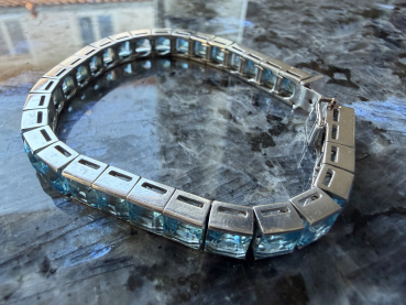 Preview: Pariser Haute Joaillerie der Place Vendôme: Hochkarätiges Waskoll Paris Aquamarin-Rivière-Armband – 18K Weißgold (750) 41,10g (43)