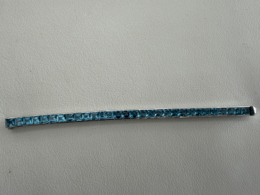Pariser Haute Joaillerie der Place Vendôme: Hochkarätiges Waskoll Paris Aquamarin-Rivière-Armband – 18K Weißgold (750) 41,10g (43)
