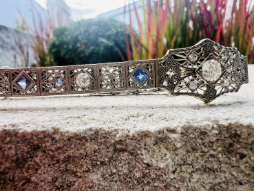 Preview: Prachtvolles antikes, Art Deco 14 K Weißgold- Armband mit ca. 1,6 ct Diamanten im Brilliantschliff und blaue Saphire, durchbrochene Ornamente, 19cm, 15,40g (22)