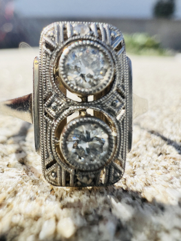 Exklusiver Art - Deko - Diamantring in 585er Weißgold mit zwei Brillanten ca. 0.25 ct, Ringgröße 55 (26)