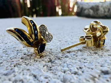 Exklusives Schmuck - Set ( Ring, Ohrstecker und Anhänger ) 14 und 18 Karat (585er und 750er) Gelb- und Weißgold mit blauen Saphiren und Diamanten, ca. 7,50g Gesamtgewicht, Ringgröße 54 (24)