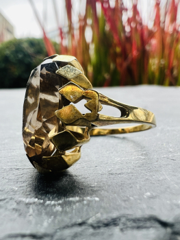 Vintage Cocktailring in 333er Gelbgold mit großen facettierten Rauchquarz im Ovalschliff, Krappenfassung, Ringgröße 55, ca. 4,50g (28)