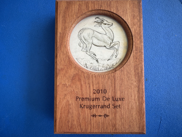 Preview: Süd Afrika Krügerrand 2010 Prestige Set De Luxe 4 Münzen Set + 1 Medaille in Polierte Platte 57,535g Feingold
