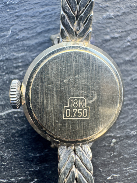 Vintage Damenarmbanduhr von Fischer in 750er Weißgold mit 23 Diamanten, ca.22,80g, ca. 19cm Länge mit Verschluss (38)