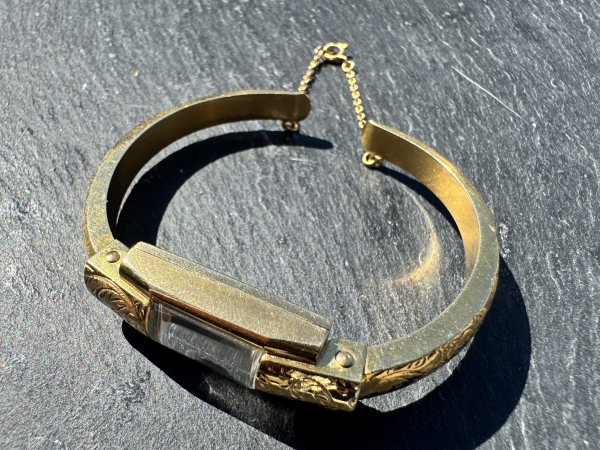 Vintage Bucherer Damenspangenarmbanduhr-17 Jewels-Swiss Made, 750er Gelbgold, ca.13,60g, Innenumfang ca.12cm (25)