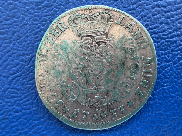 Württemberg 30 Kreuzer 1733 Karl Alexander leicht gewölbt
