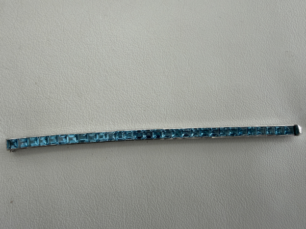 Pariser Haute Joaillerie der Place Vendôme: Hochkarätiges Waskoll Paris Aquamarin-Rivière-Armband – 18K Weißgold (750) 41,10g (43)