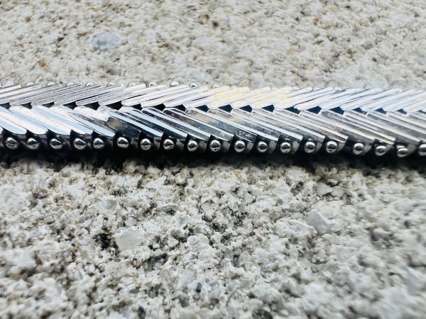 Elegantes Vintage-Schmuckset aus 835 Silber mit blauen Saphieren - Collier & Armband  in Fischgräten – Design (11)