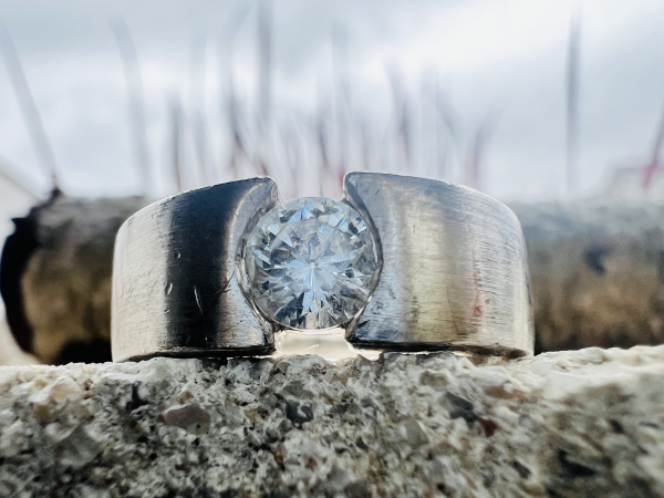 Massiver 925 Sterlingsilber Damenring mit Stein (Zirkonia), matt, 10,15g, Ringgröße 59, (15)