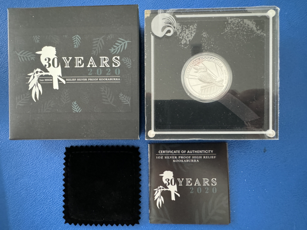 1 Oz 2020 Kookaburra - High Relief - 30 Jahre Kookaburra Silber in Polierte Platte orig. CoA