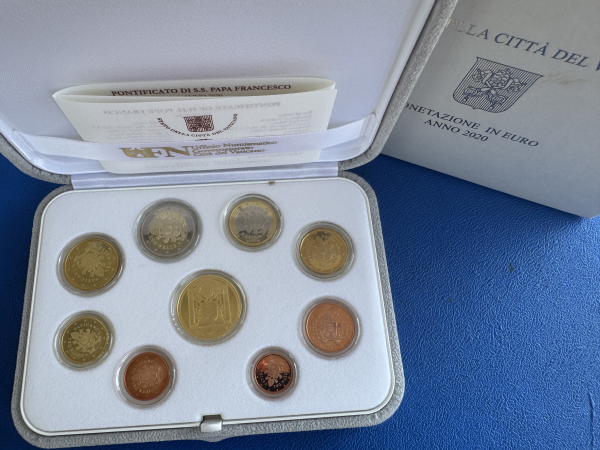 Vatikan KMS 2020 inklusive 50 Euro Goldmünze in POLIERTE PLATTE