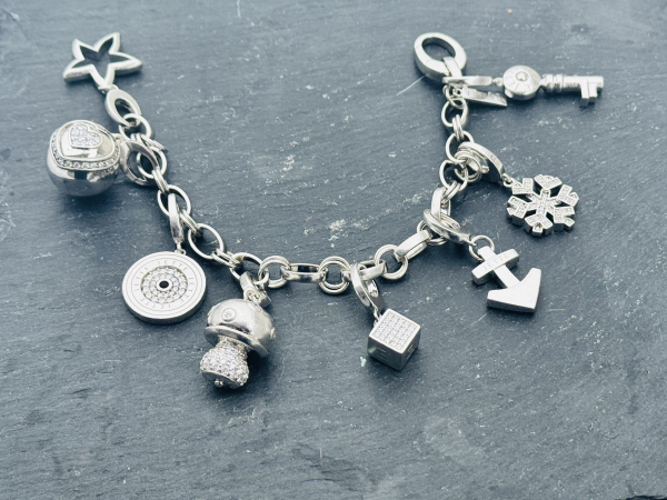 Jette Joop Original Charmarmband mit 6 verschiedenen Charmanhänger aus 925 Silber punziert, Vintage Bettelarmband, ca. 69,93g Feinsilber,  Länge ca. 20cm, Breite ca. 7mm (Kette) (34)